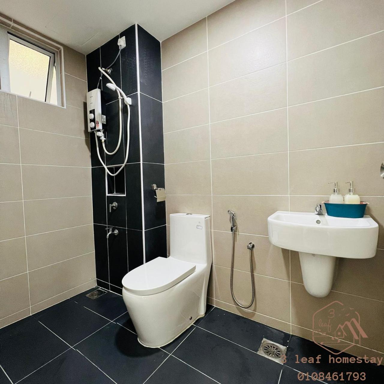 KULAI IOI MALL D'Putra Suites Near JPO Senai Airport