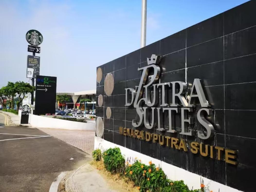 KULAI IOI MALL D'Putra Suites Near JPO Senai Airport