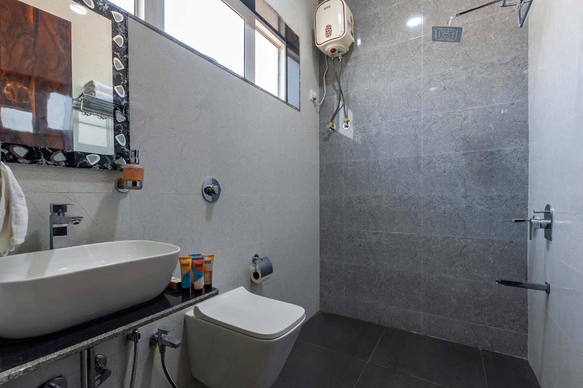 Natures Odyssey by StayVista - Amidst lush greenery with Outdoor pool and Indoor activities