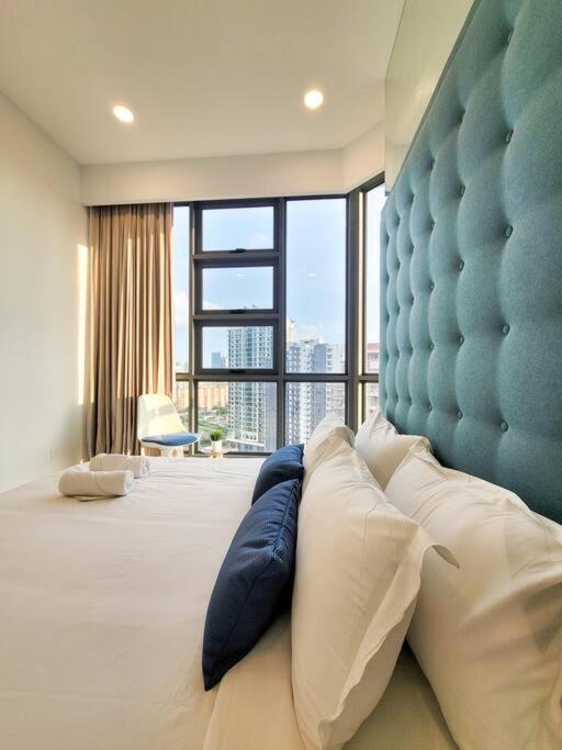 The Robertson @ 118 Tower Super View