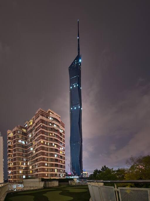 The Robertson @ 118 Tower Super View