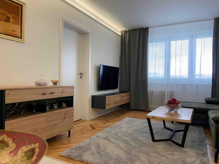 Apartment under Trojický hill