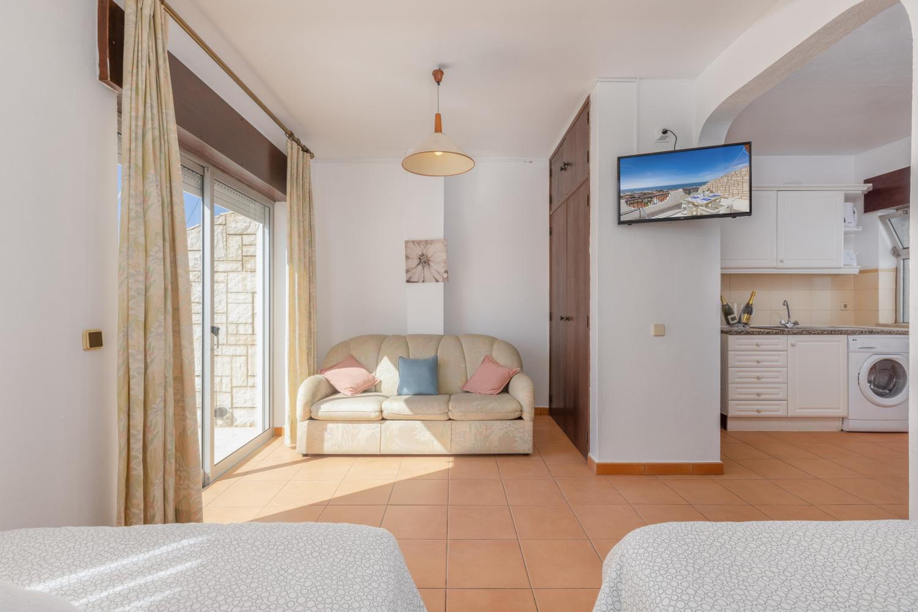 Oceanview Apartment A by Sequeira view 2