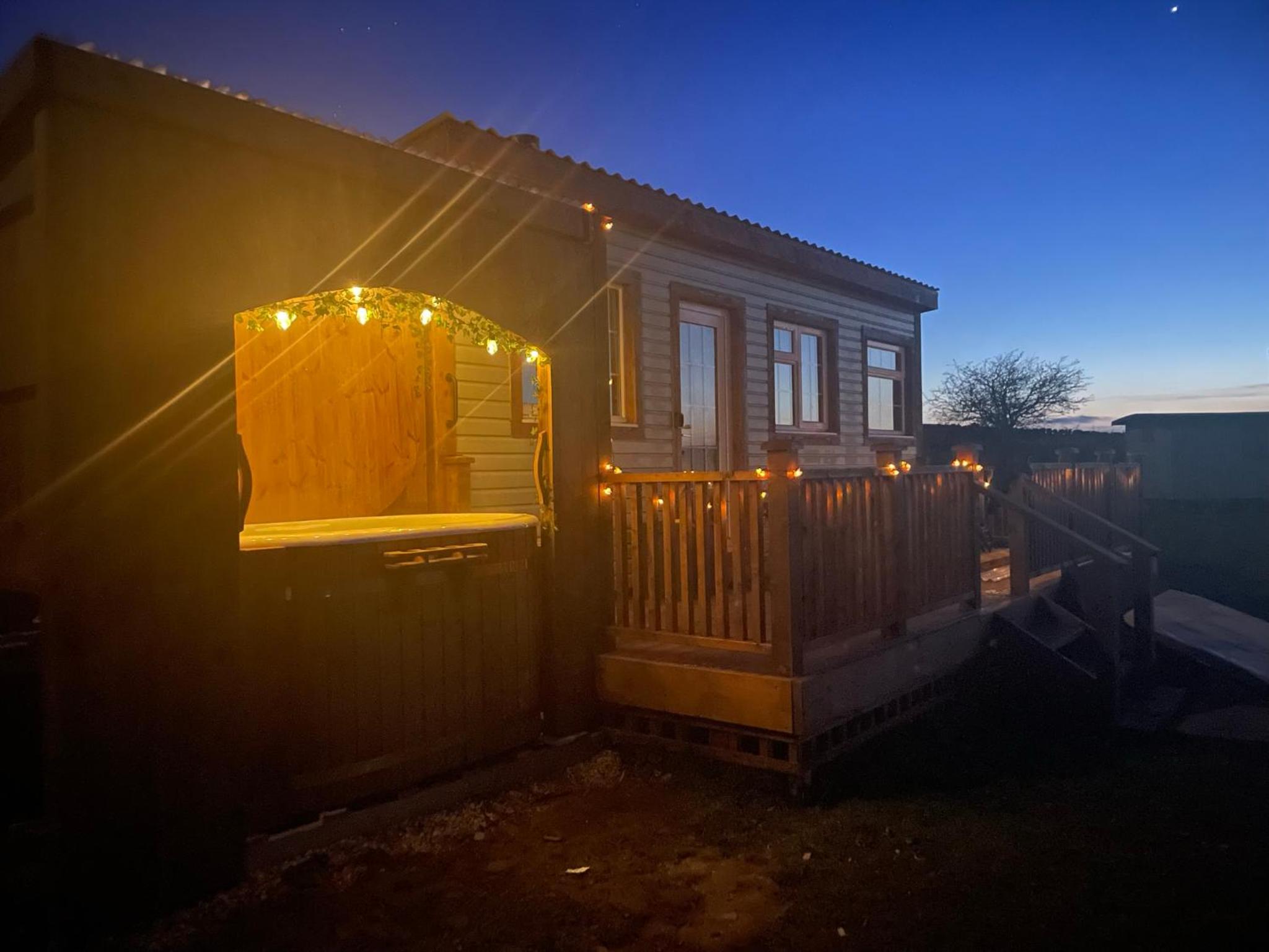 Hotel Keepers Shepherd Hut With Optional Hot Tub