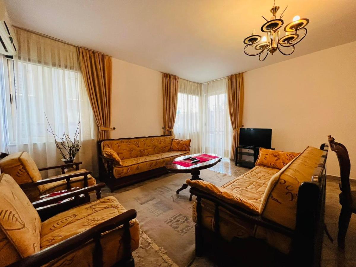 Apartment in the Tirana center "Blloku" - above Bar Xixa photo 2