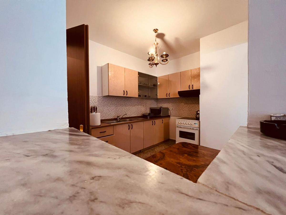 Apartment in the Tirana center "Blloku" - above Bar Xixa photo 3