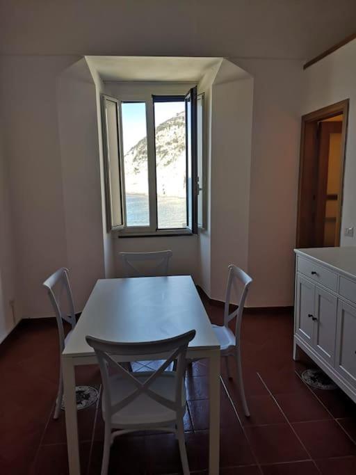 Dipintoditurchese vista mare