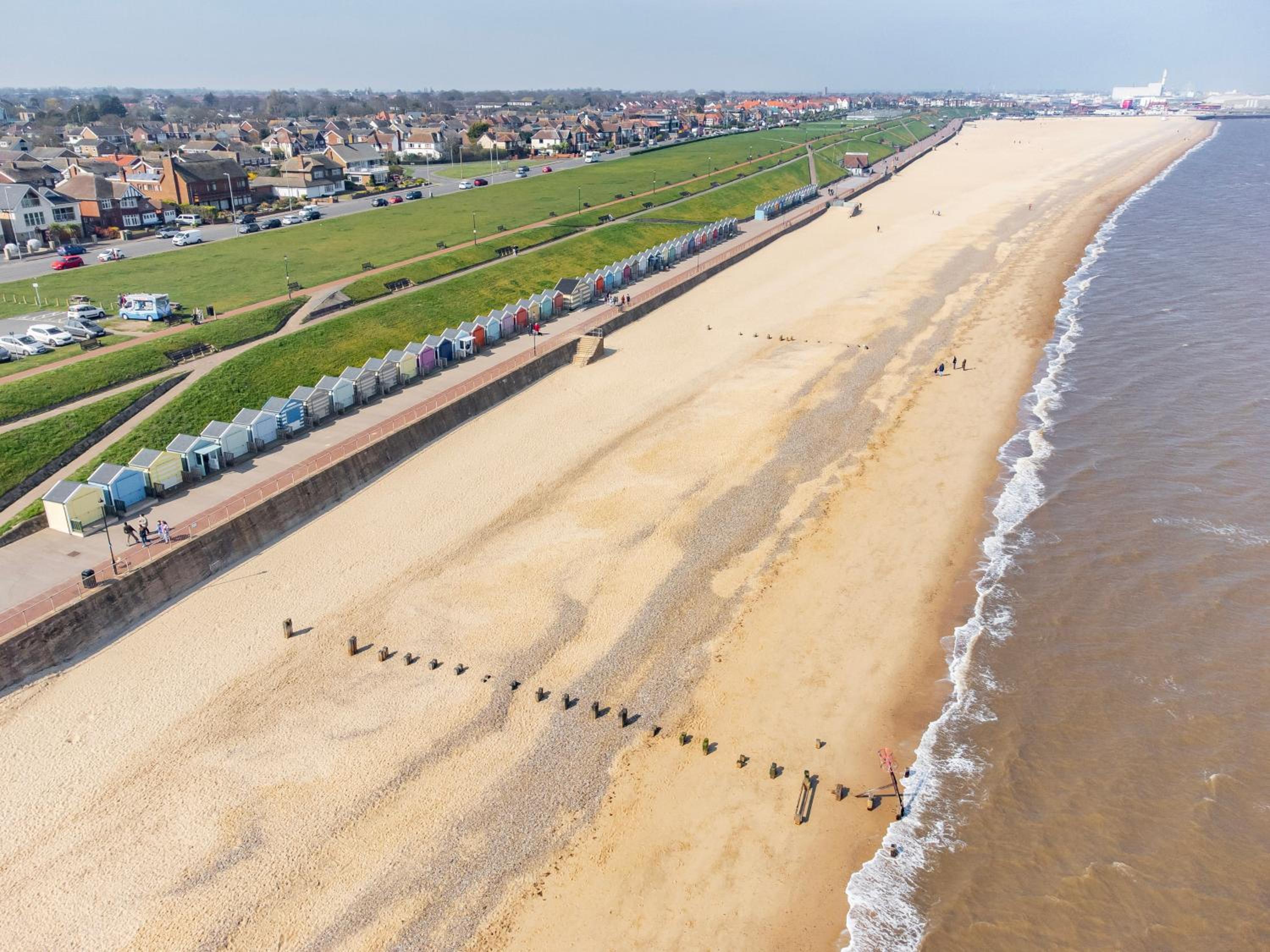 Family & pet Friendly, Stylish & Spacious Beach House view 5