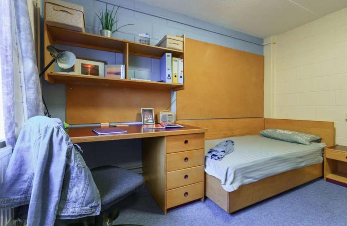 Ensuite Bedrooms with Shared Kitchen and Apartments at Simpsons Hall in Nottingham