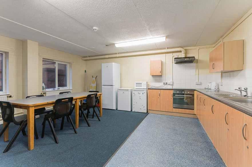 Ensuite Bedrooms with Shared Kitchen and Apartments at Simpsons Hall in Nottingham