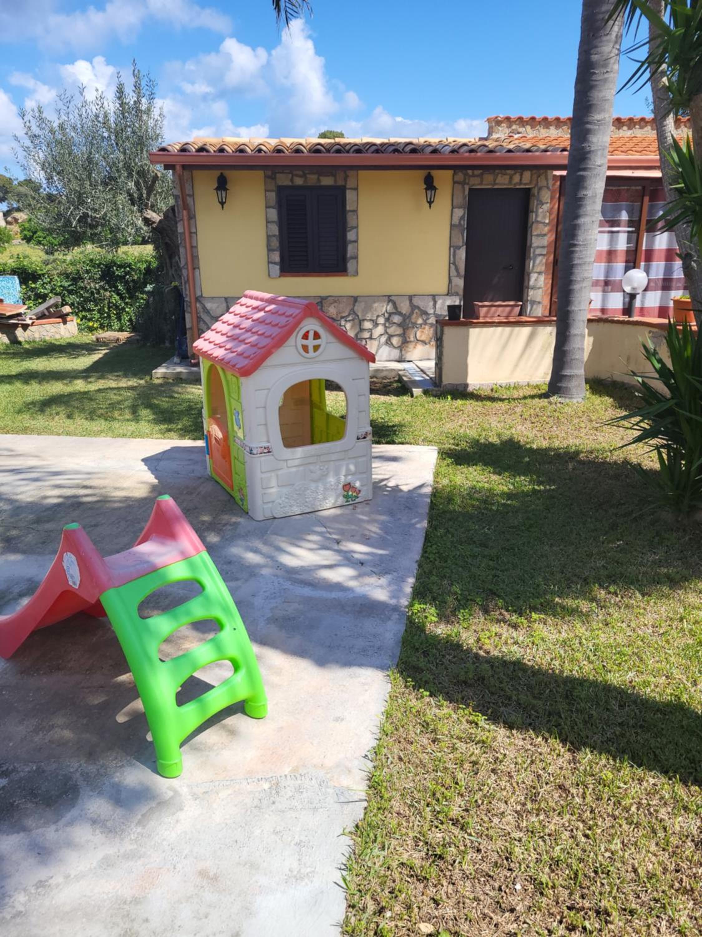 Villa enza view 3