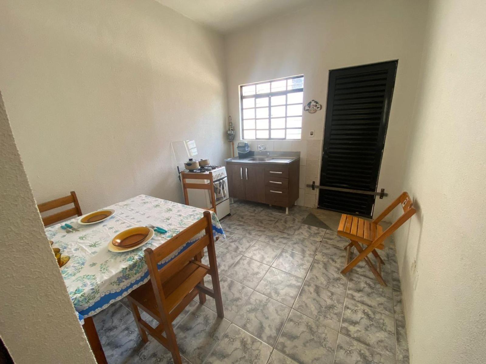 Apartamento Inteiro Central 2 Quartos e Kitnet Inteira 01 quarto