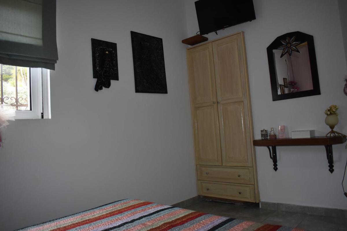 Photo 42