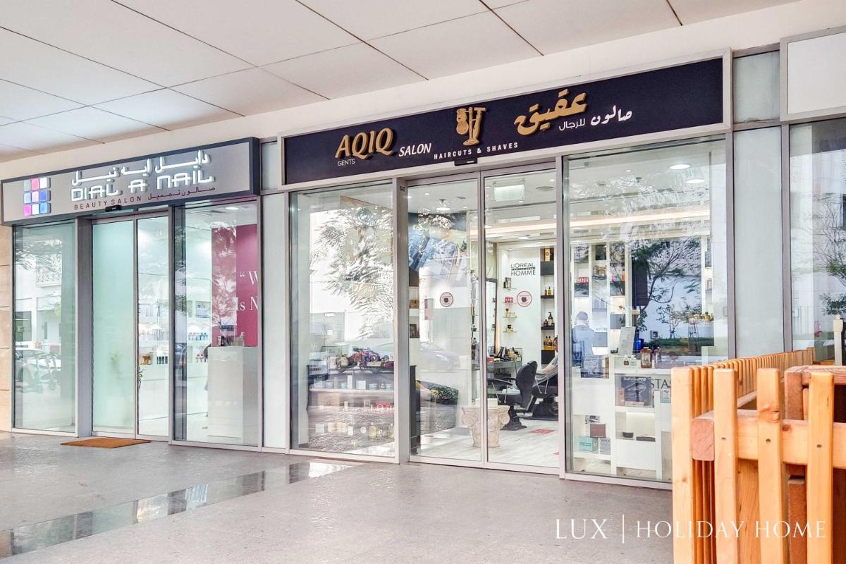 LUX The Downtown Boulevard Studio
