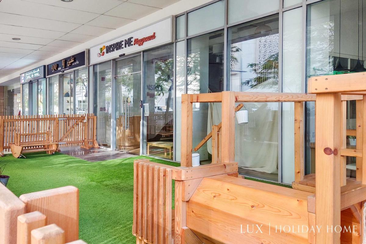 LUX The Downtown Boulevard Studio