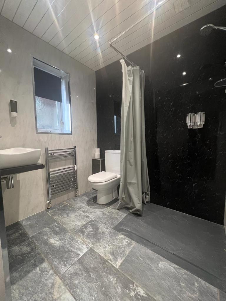 Loughborough Vacations - Charnwood Regency Guest House - Property Image 9