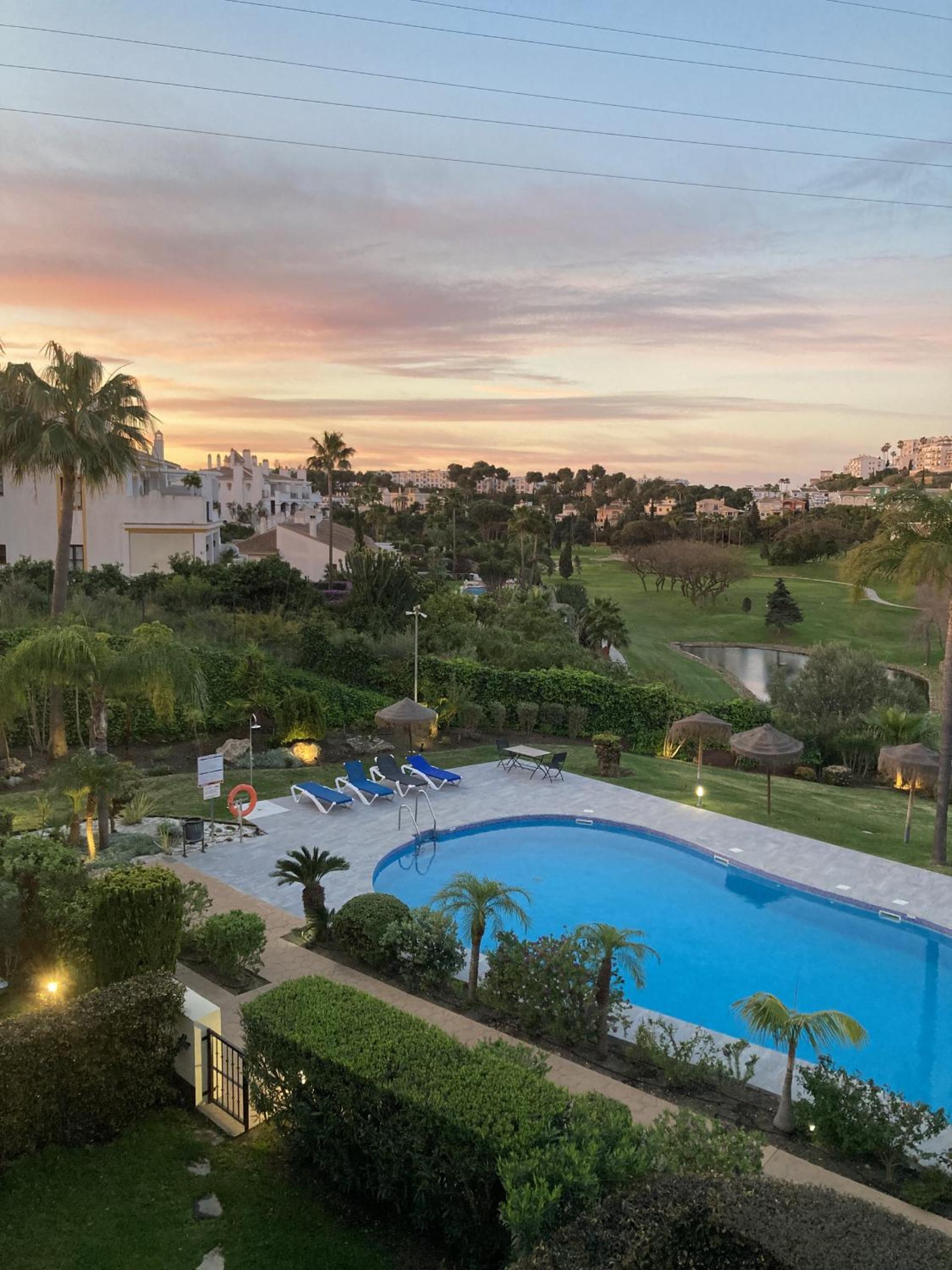 Stunning Golf View Apt, Miraflores Golf