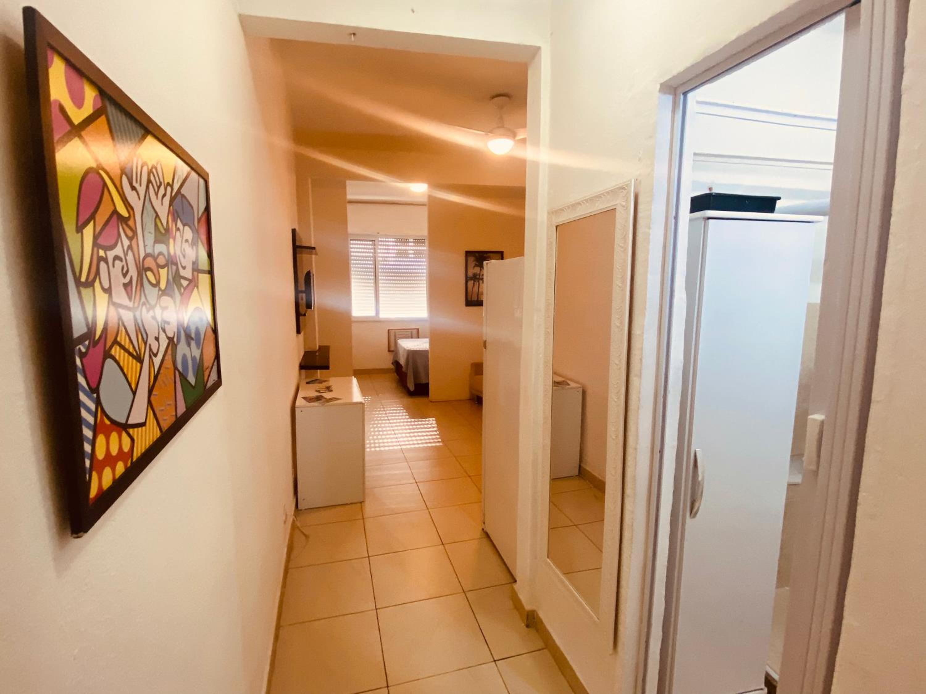 Studio completo ENTRADA pela PRAIA DE COPACABANA, com ar, wifi, netflix, até 4 pessoas, pauloangerami AA3806