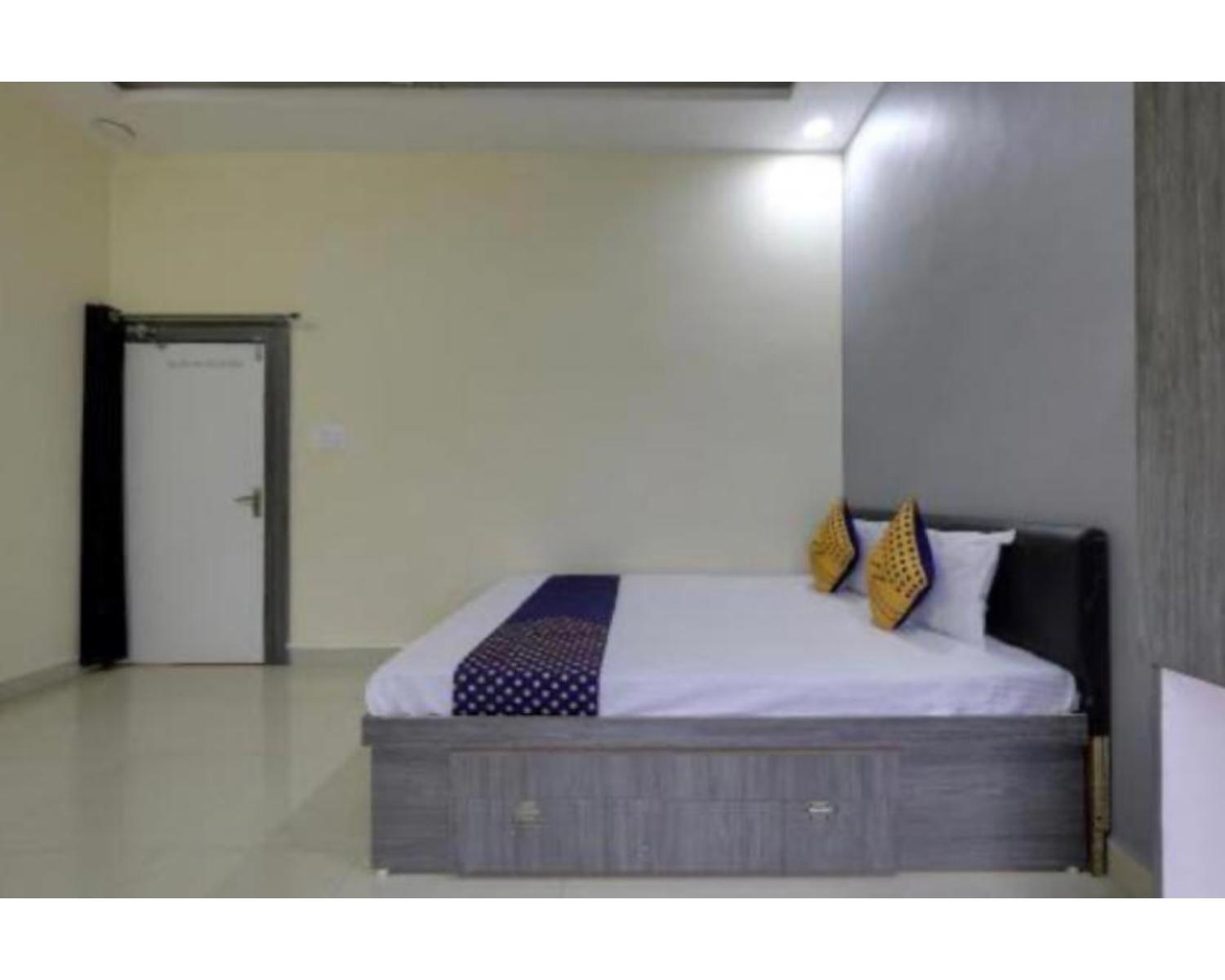Siddhi Vinayak Hotel & Marriage Garden, Chandukhedi