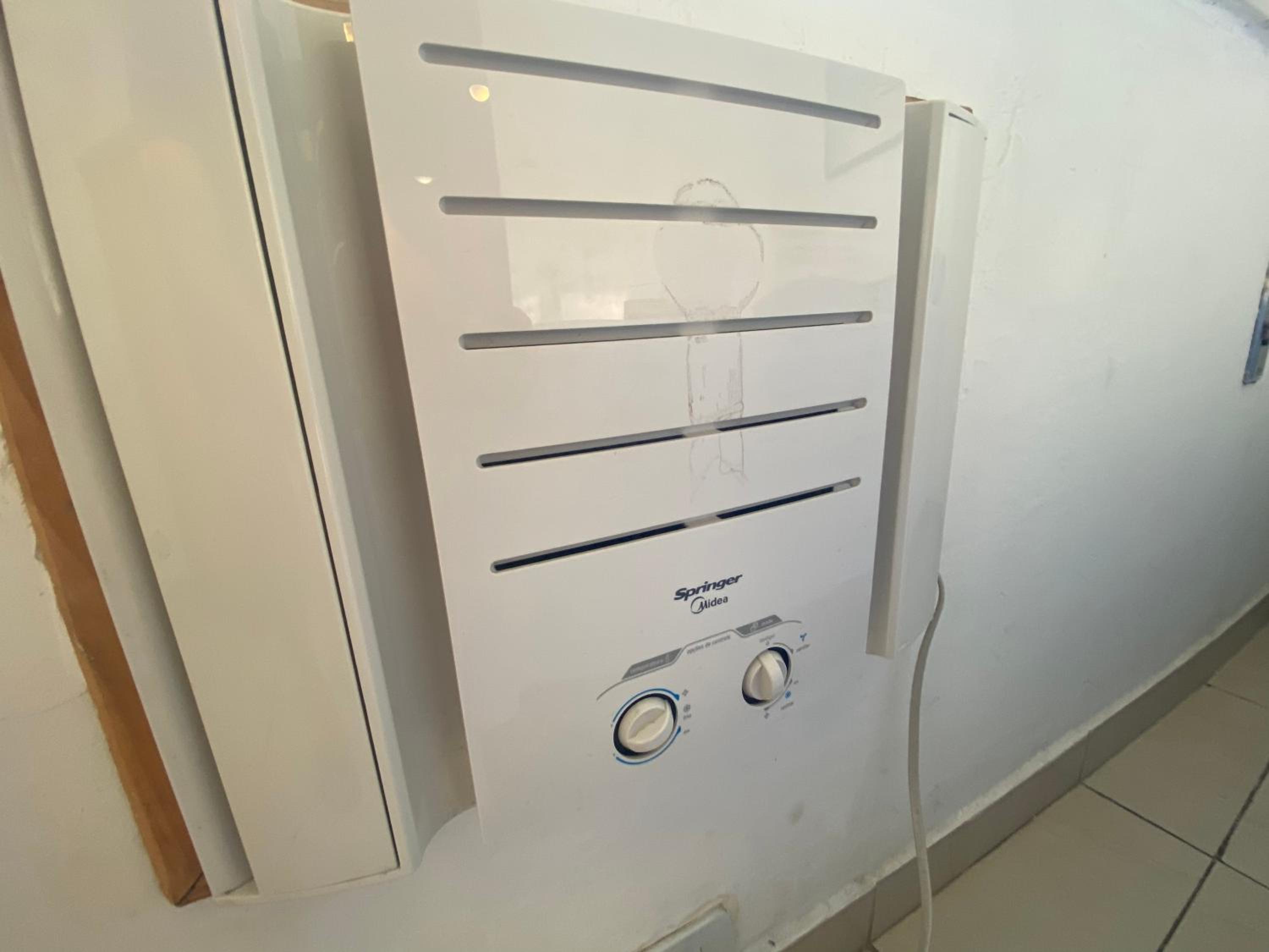 Studio completo ENTRADA pela PRAIA DE COPACABANA, com ar, wifi, netflix, até 4 pessoas, pauloangerami AA3806