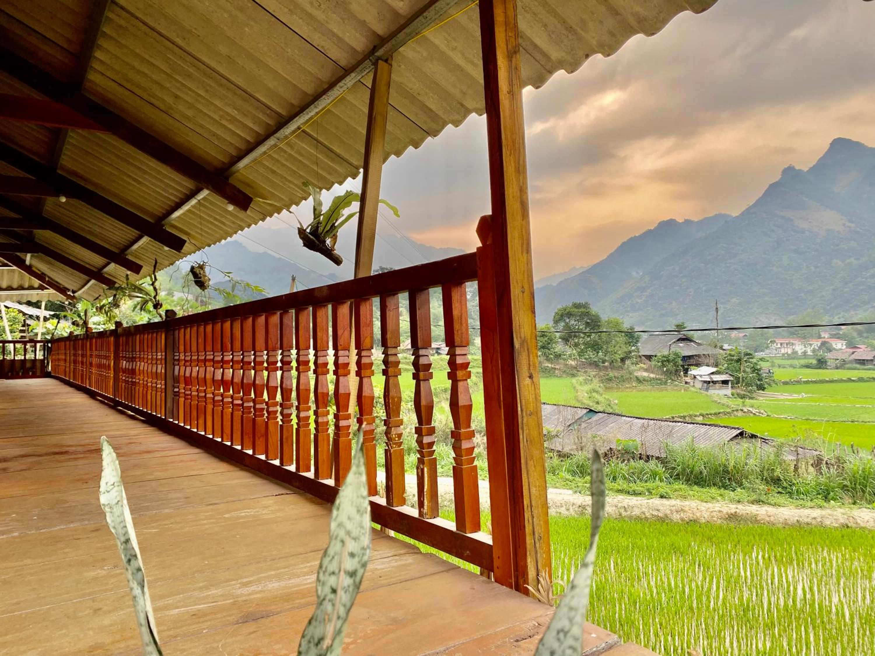 Du Gia Field View Homestay