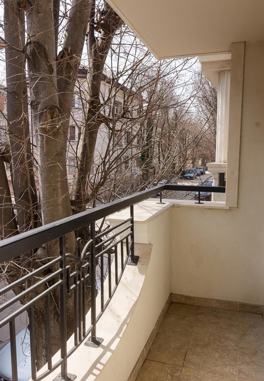 Three private apartments near Port of Varna by Flat Mаnager