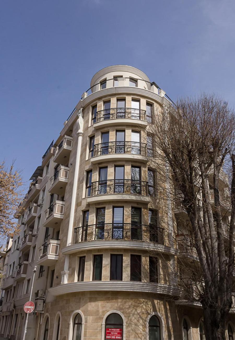 Three private apartments near Port of Varna by Flat Mаnager