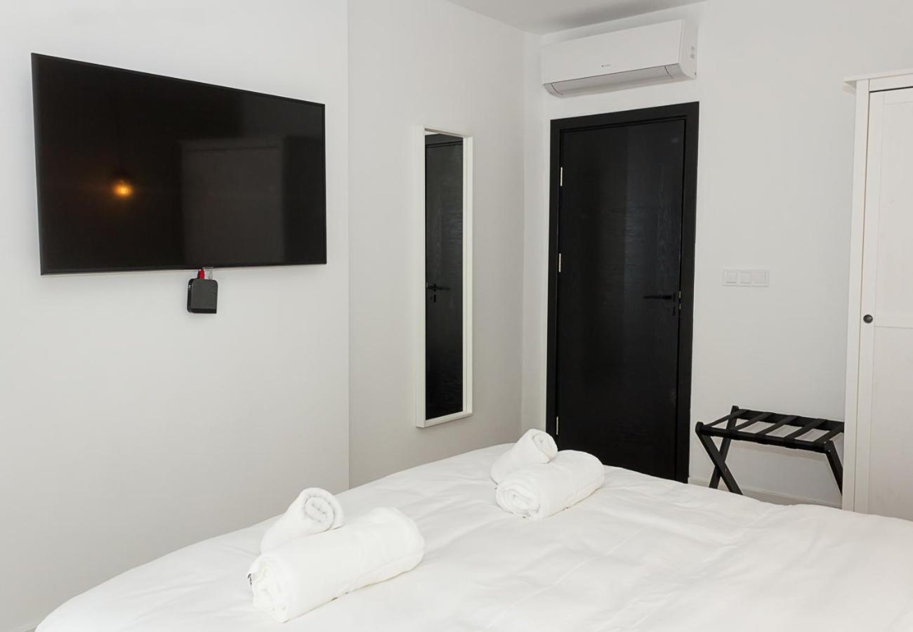 Three private apartments near Port of Varna by Flat Mаnager