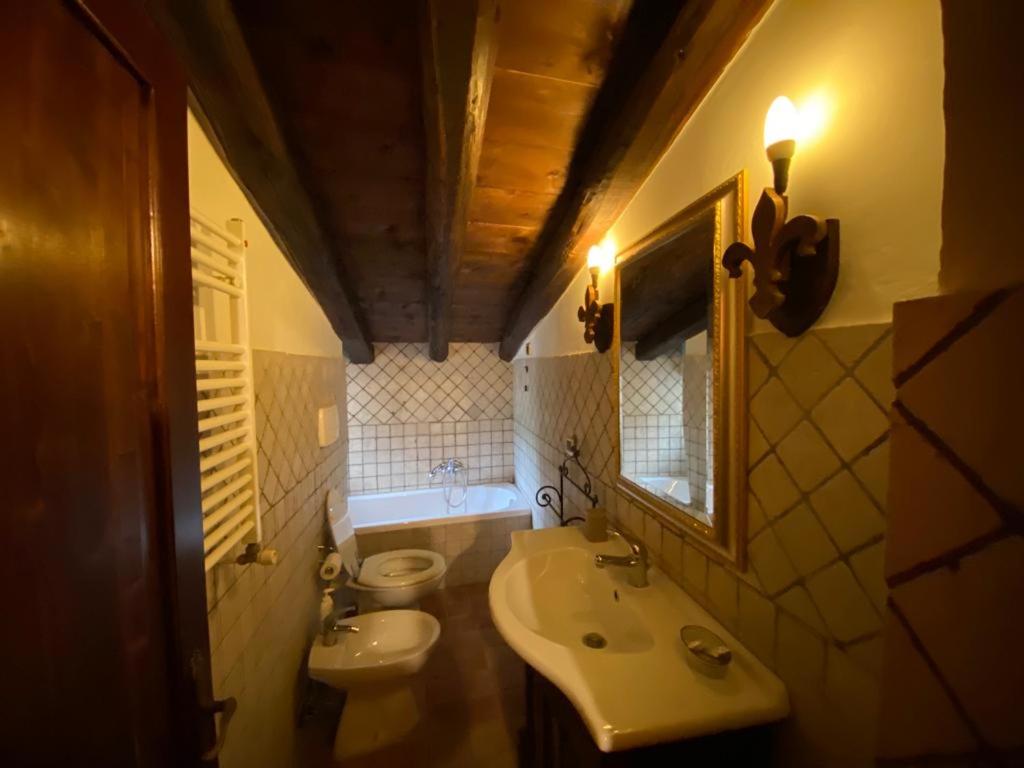 Il borgo di Firenzuola Camere con camino view 4