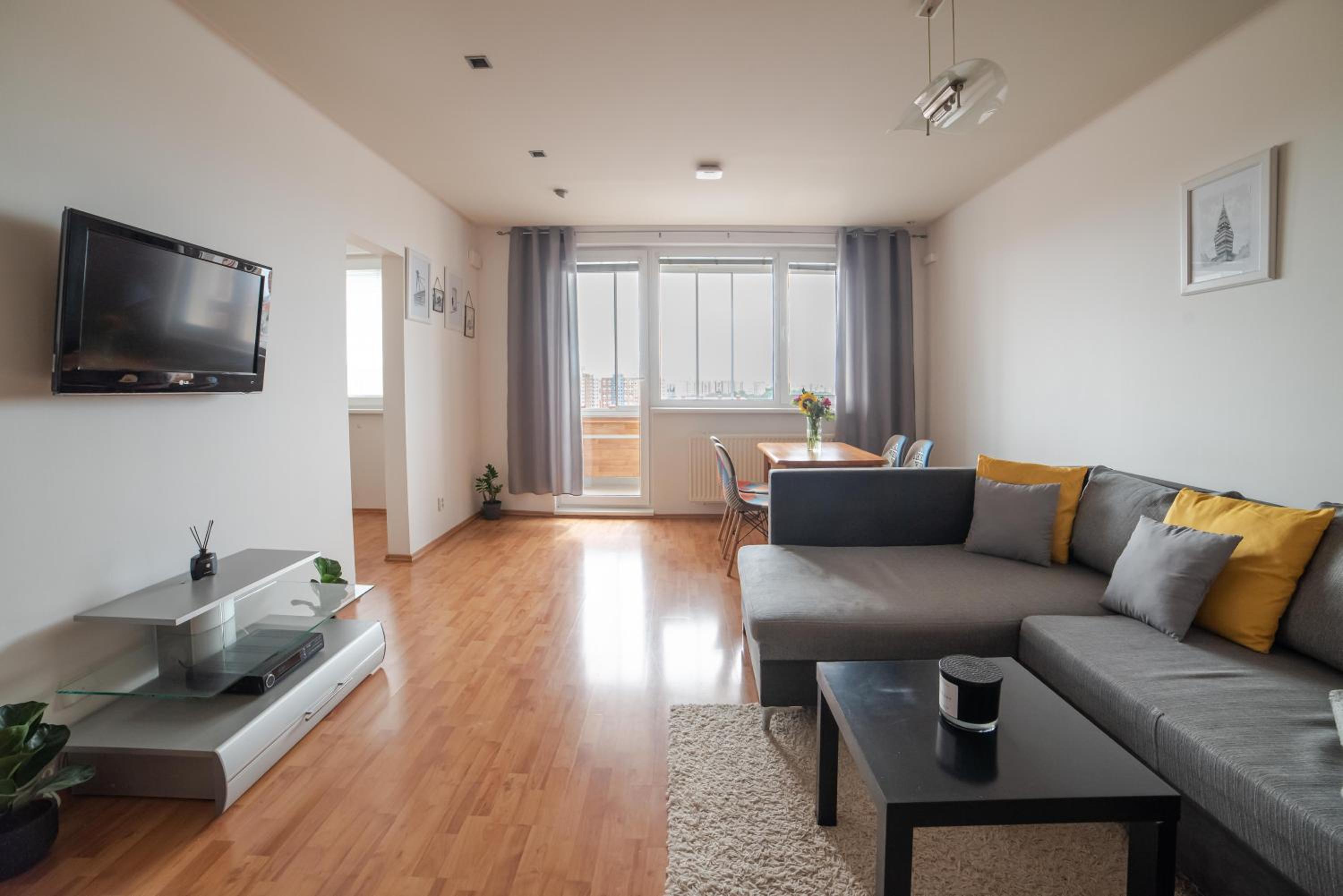 Strawberry Apartment