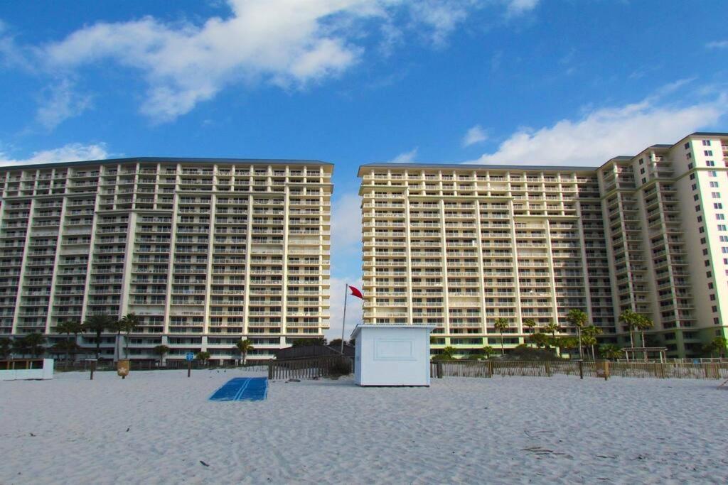 Hotel Bristol 710-Endless Views w/ Wrap Around Balcony - Image 1