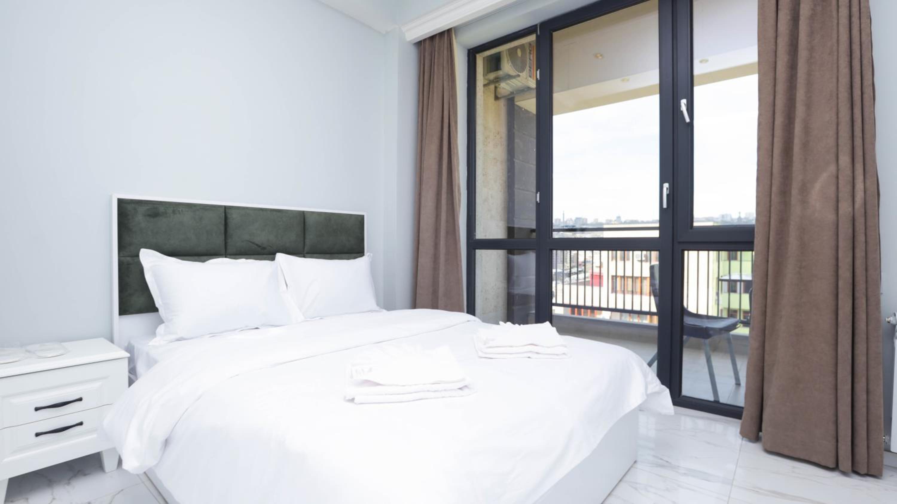 Apart-hotel on Koghbatsi 16