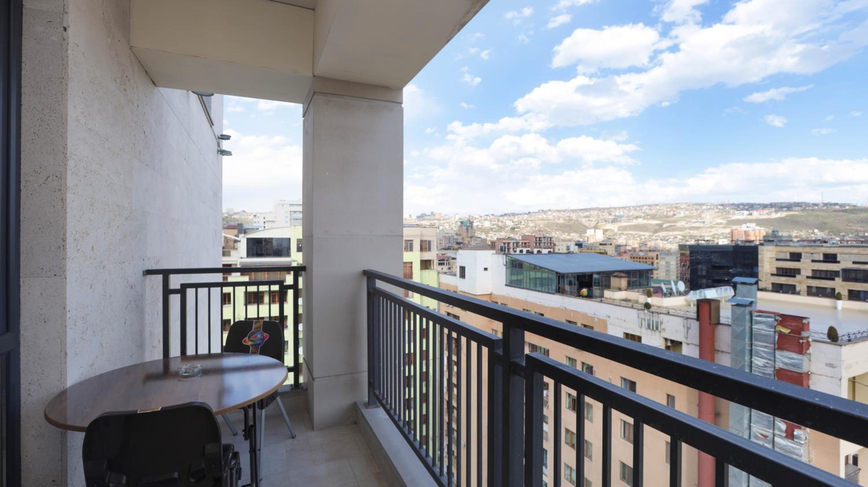 Apart-hotel on Koghbatsi 16