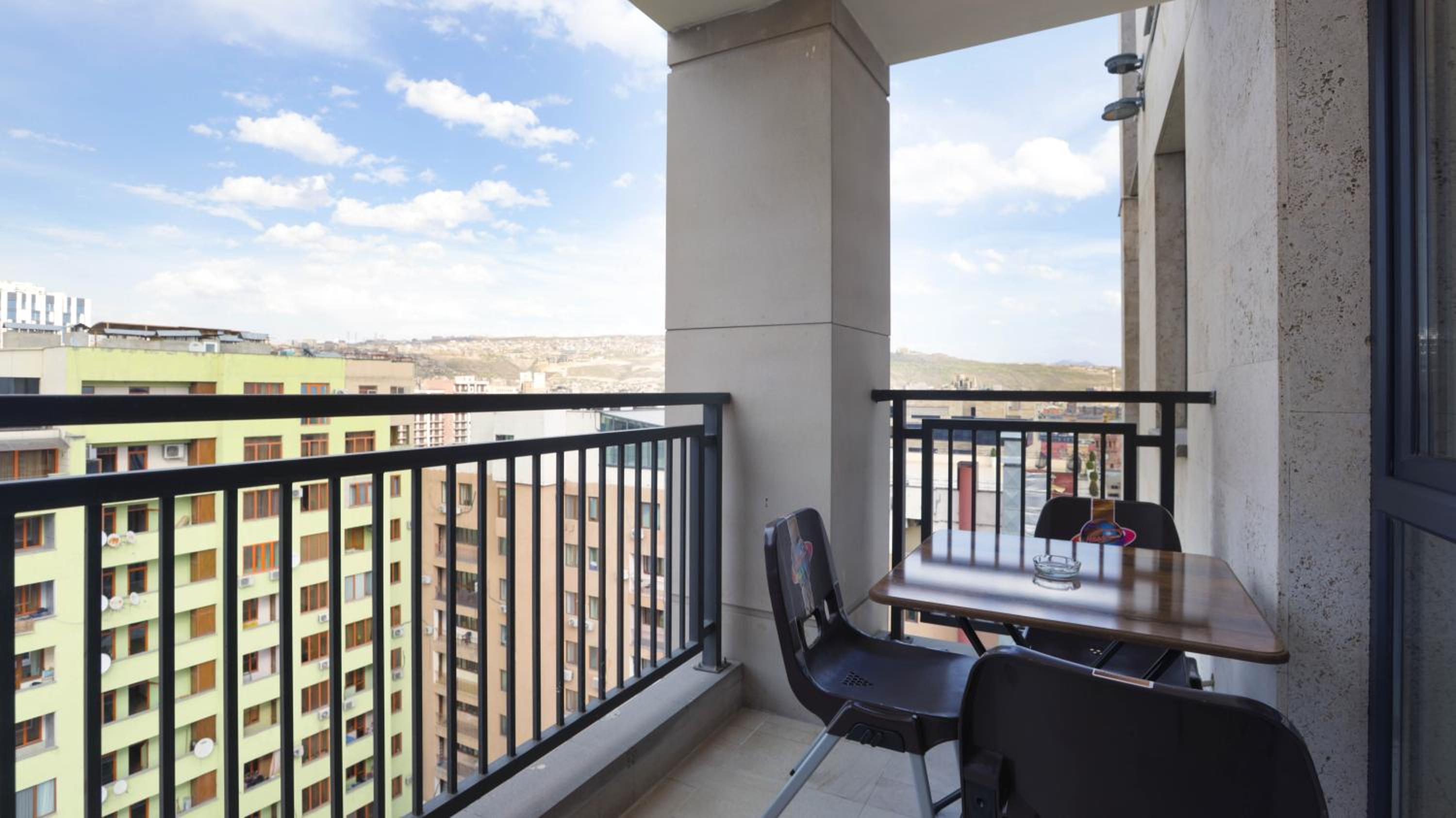 Apart-hotel on Koghbatsi 16