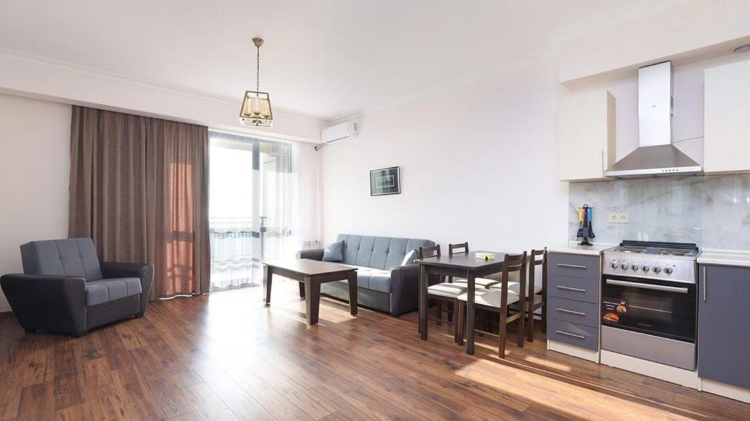 Apart-hotel on Koghbatsi 16