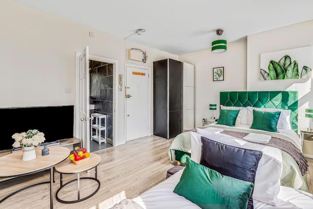 STUDIO FOR CITY EXPLORERS - 3 Min Walk to Station