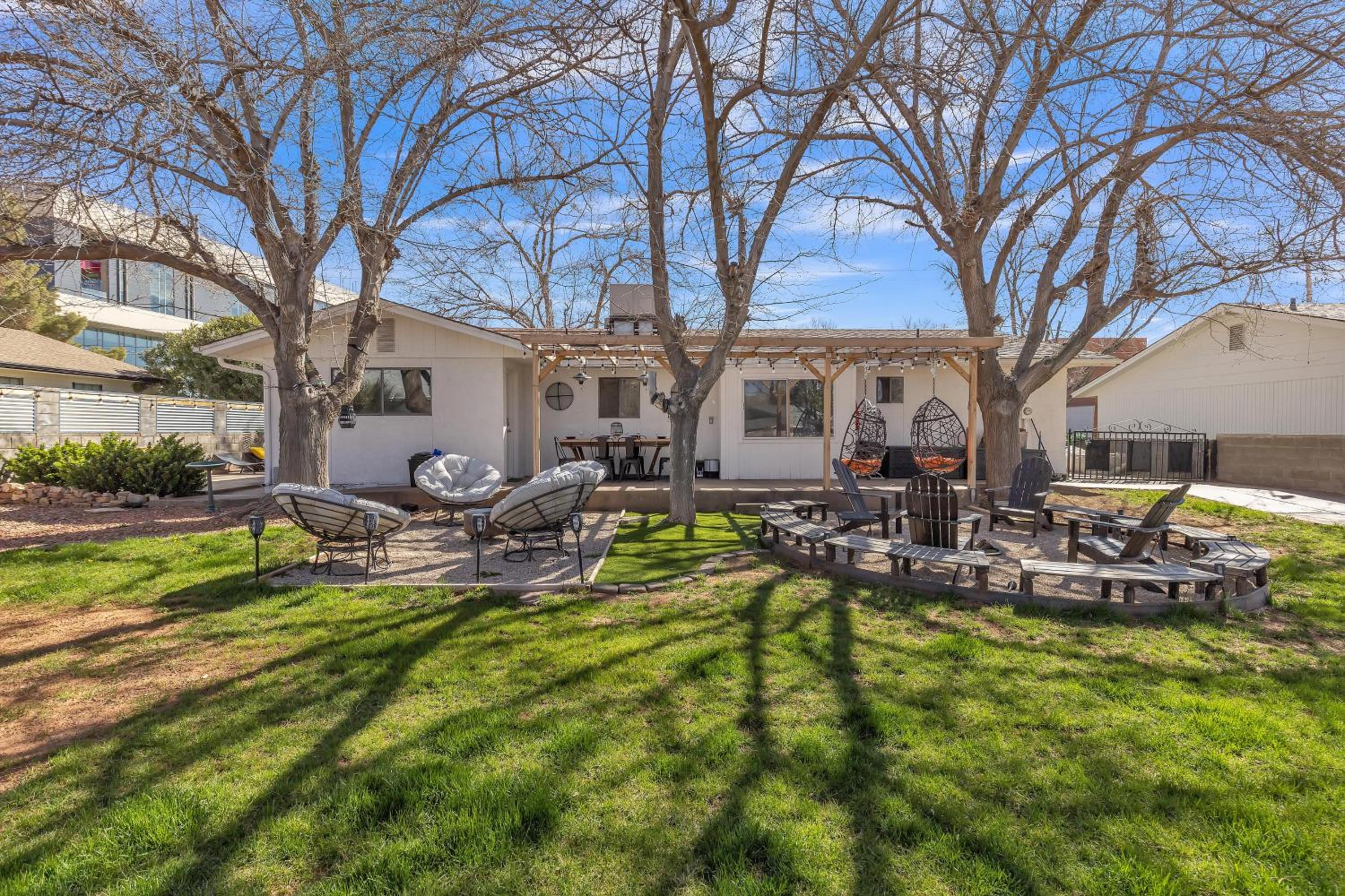 3 Bedroom Oasis Near Zion Pets Free by Utah Tech view 3