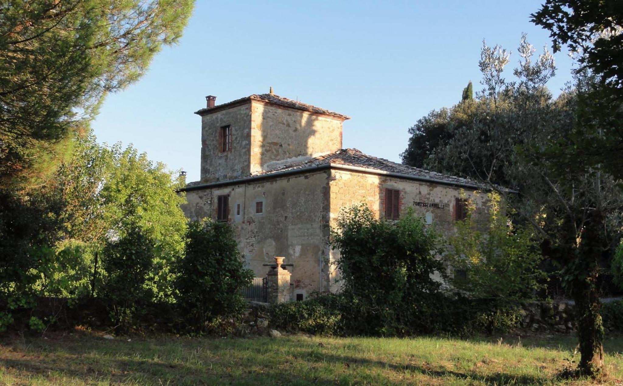 Tuscan Farmhouses at Castello del Calcione Estate