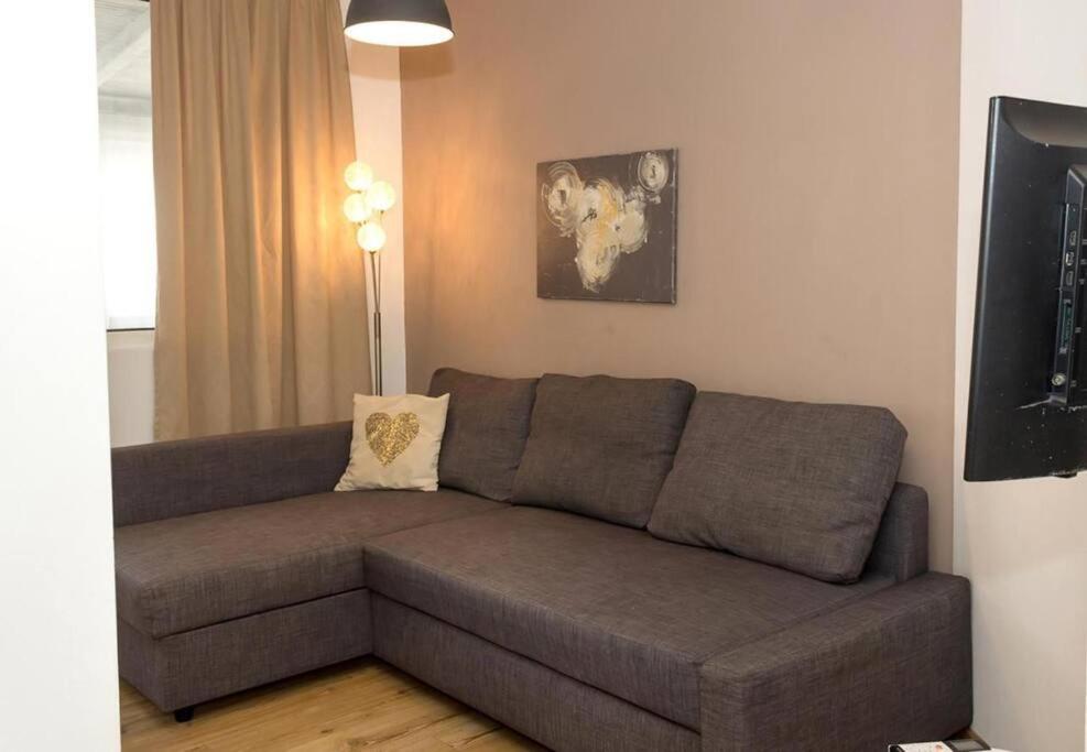 Modern Bright Apartment Close to City Center and Grand MALL