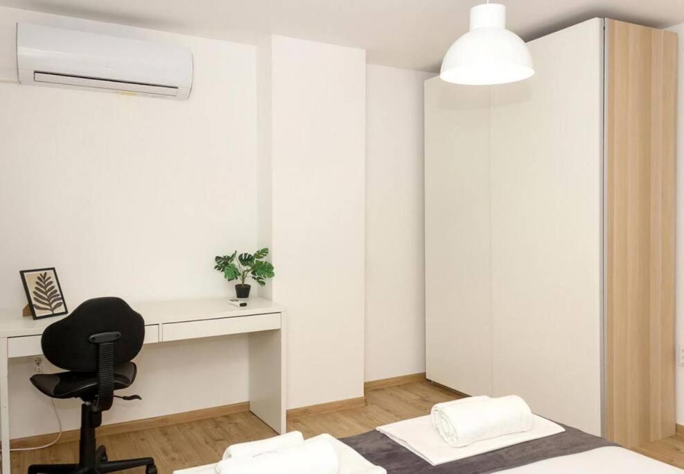 Modern Bright Apartment Close to City Center and Grand MALL