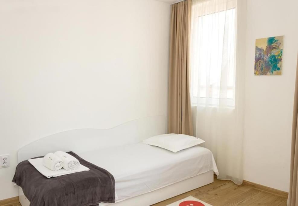 Modern Bright Apartment Close to City Center and Grand MALL