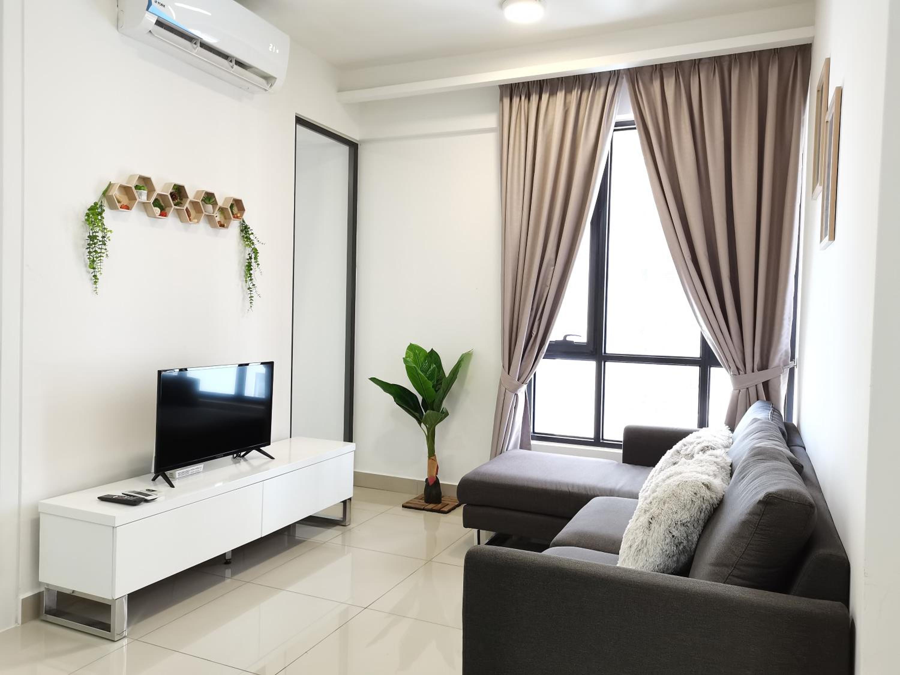 Cyberjaya 1-bedroom Condo with WiFi /Pool /Tamarind Square photo 2