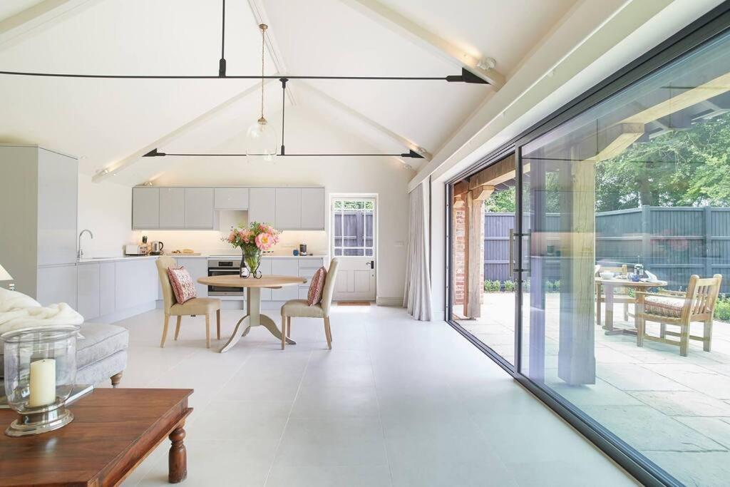 The Garden House - Luxurious bolthole near coast view 2
