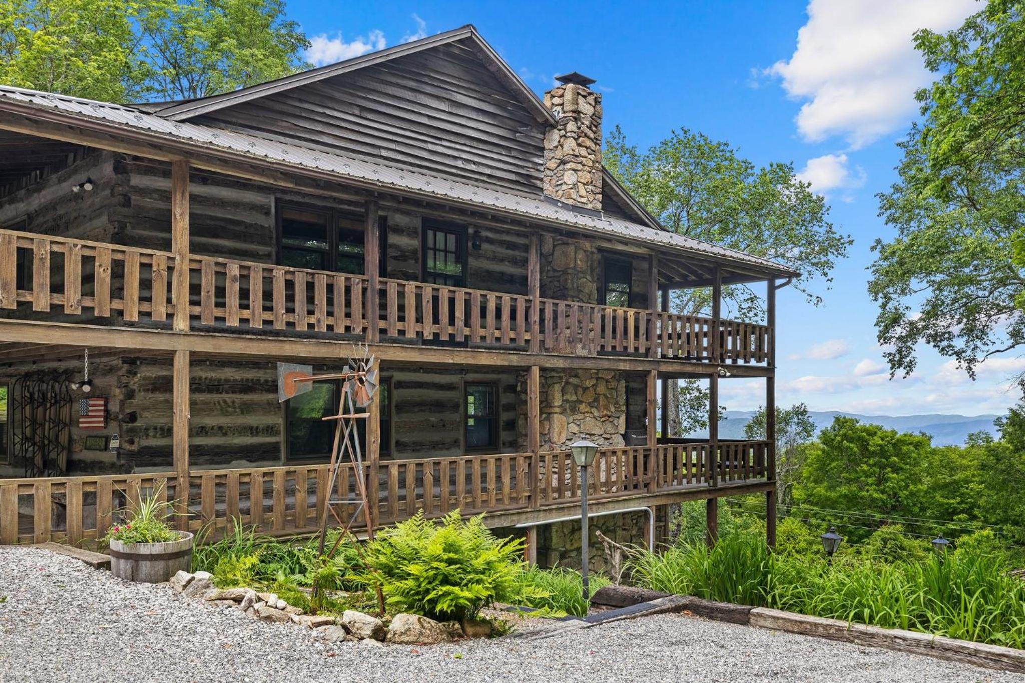 Logs Of Luxury Cabin view 2