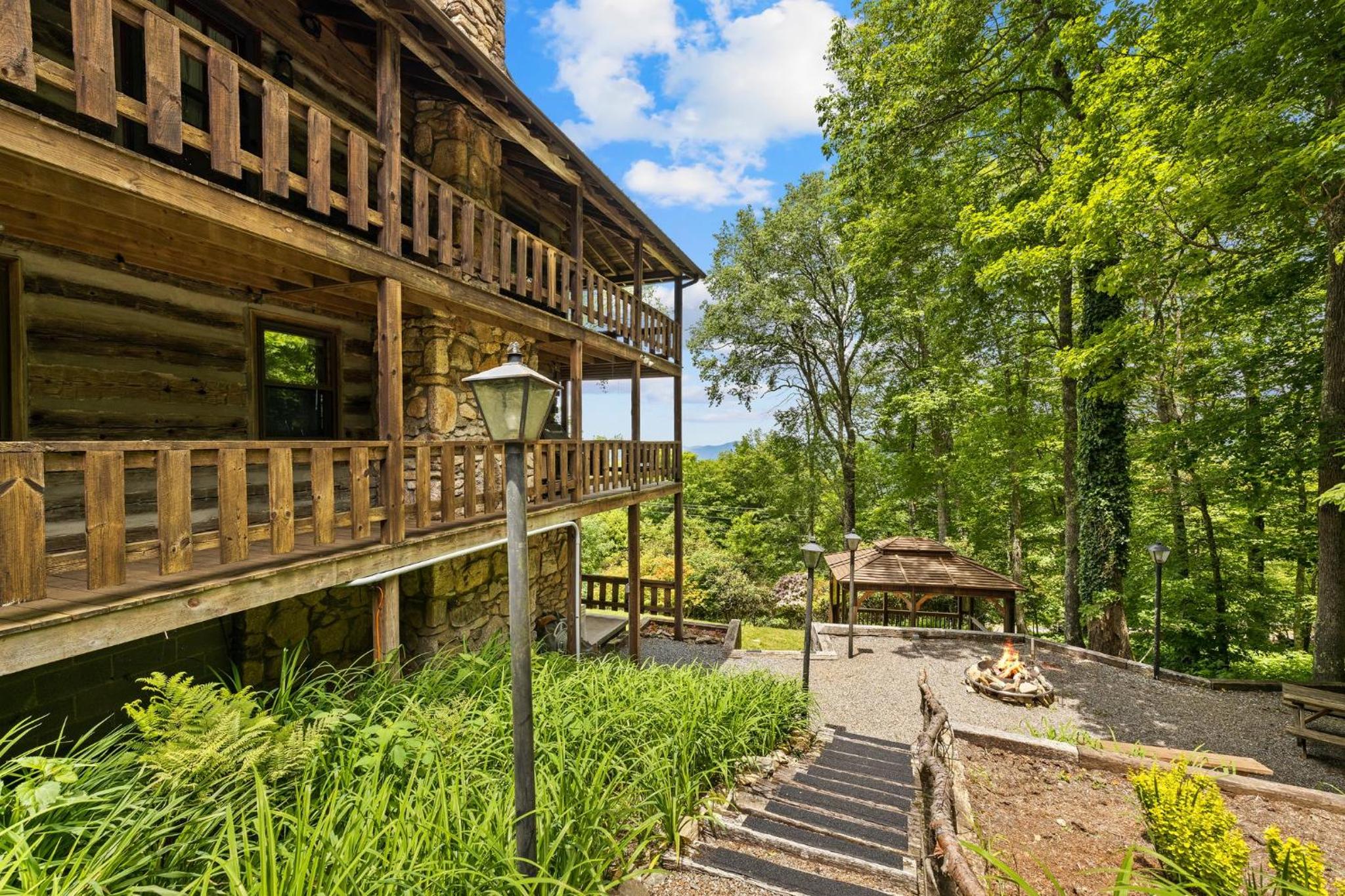 Logs Of Luxury Cabin view 4