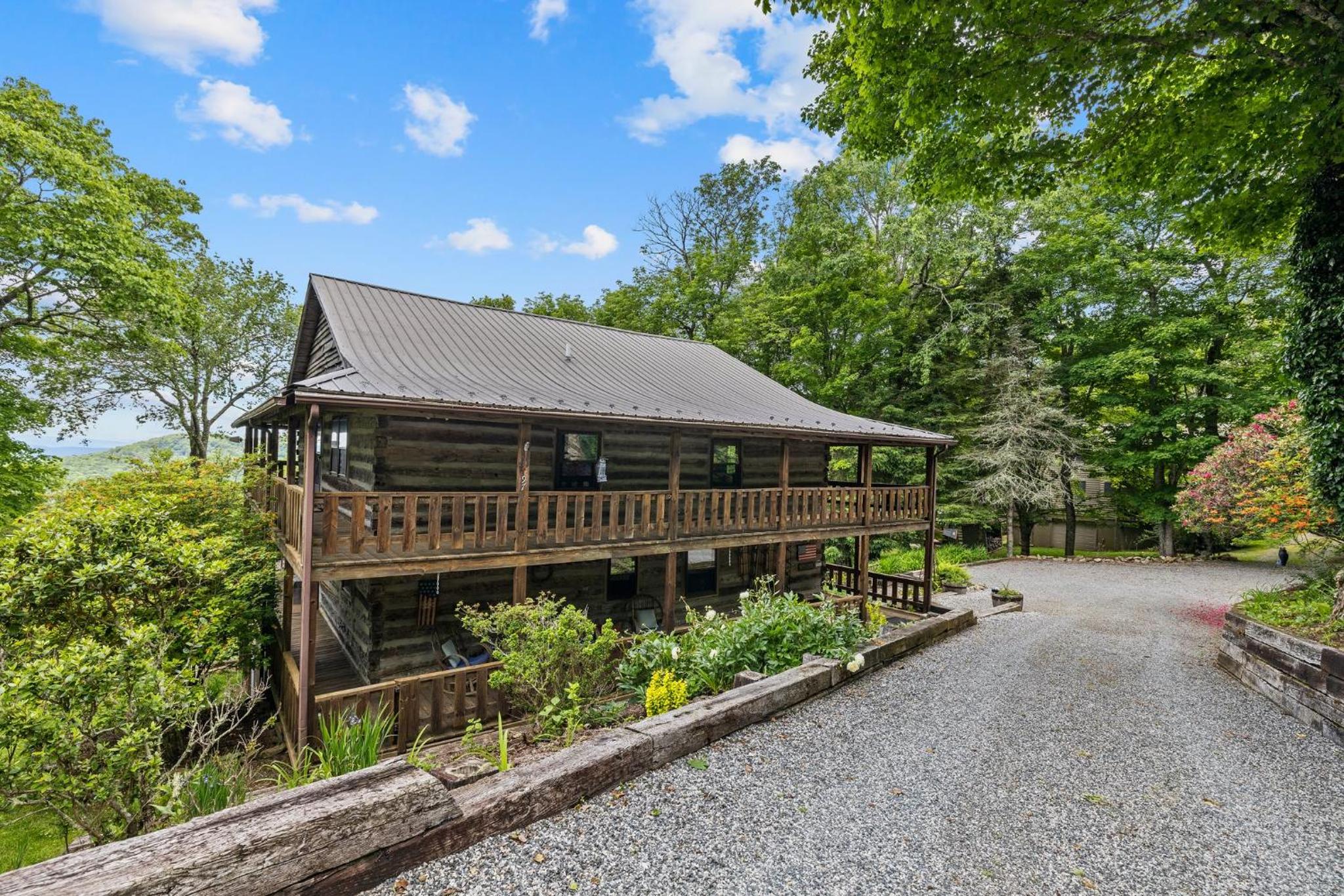 Logs Of Luxury Cabin view 5