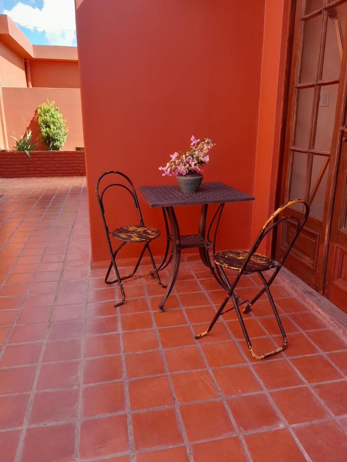 La Escondida, Casa de Huéspedes