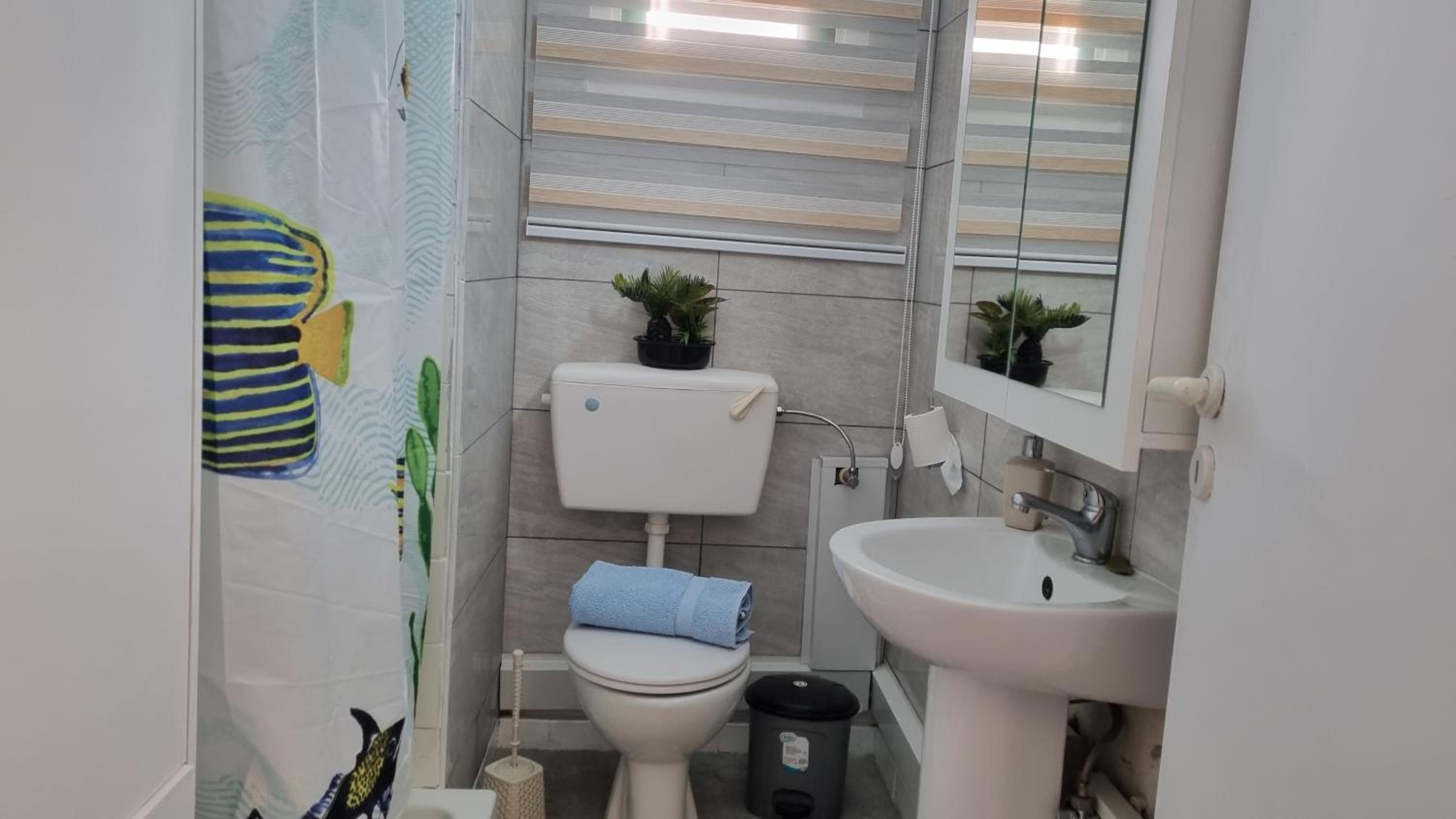 Elpida Lemon Garden House