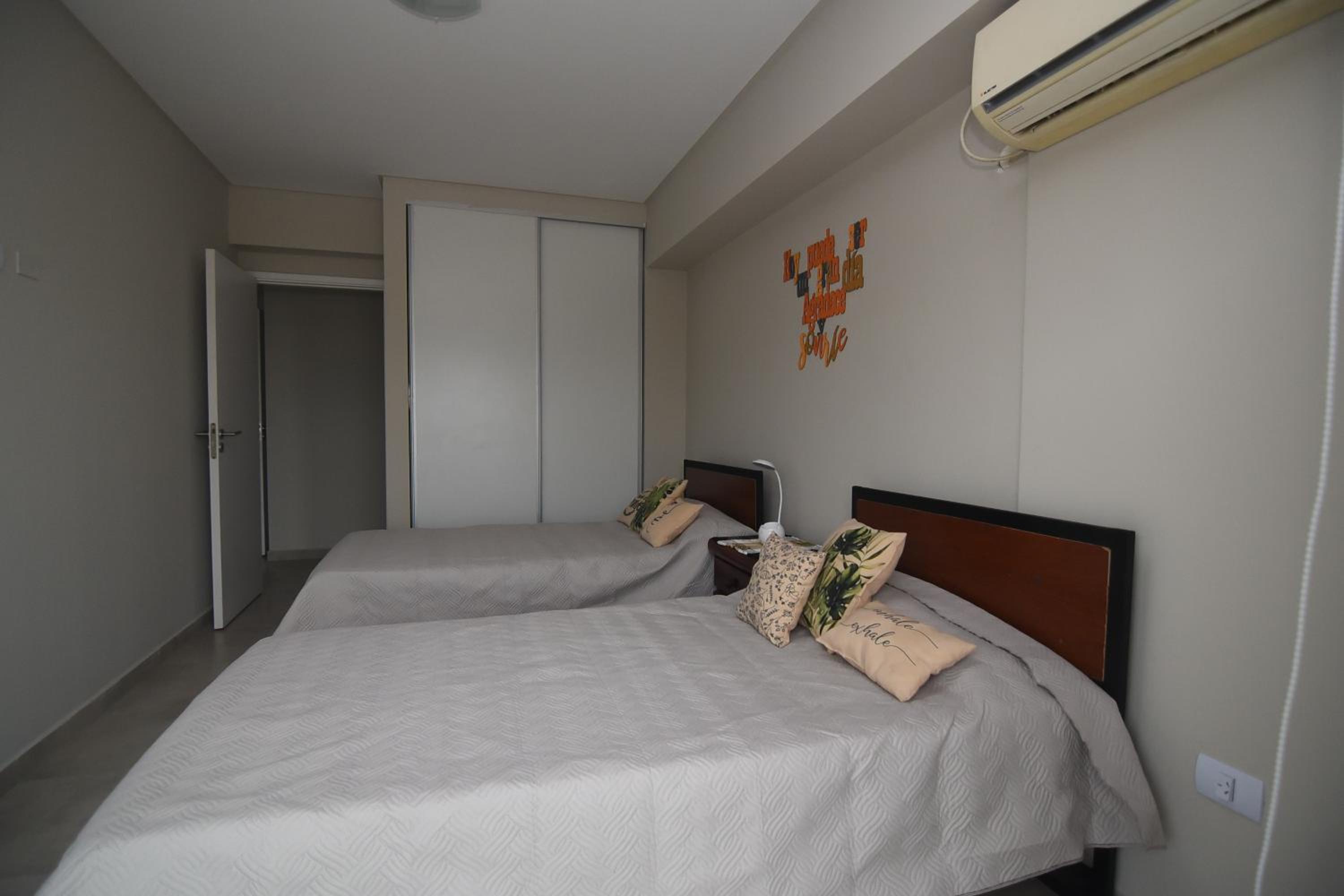 Cómodo apt 2DR con hermosas vistas!