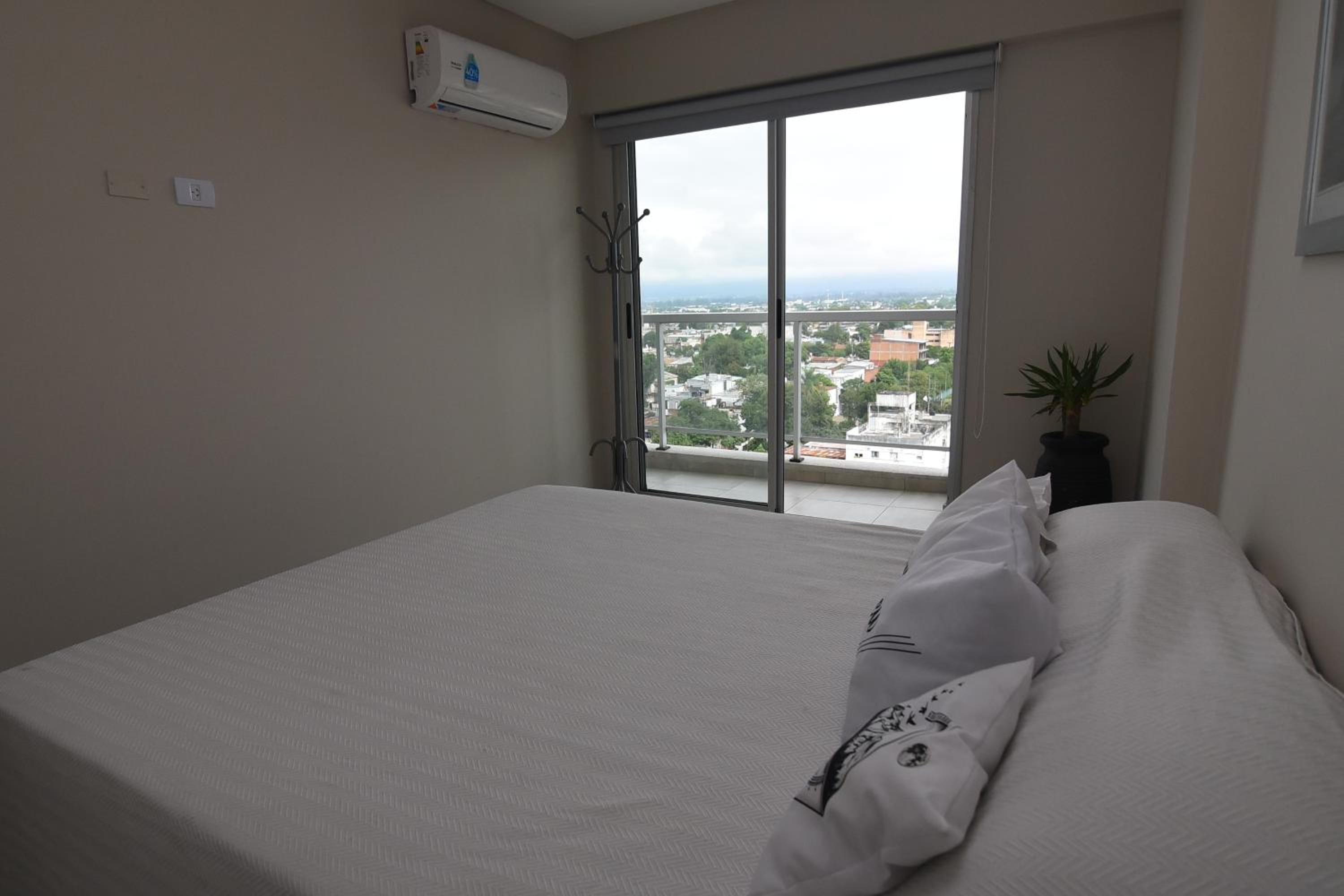 Cómodo apt 2DR con hermosas vistas!